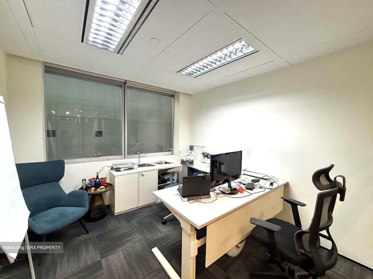 Odeon Towers (D7), Office #563993081